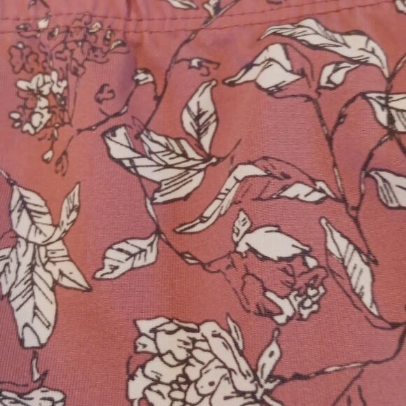 NEW. Marilyn Monroe Floral Two-Piece Pajamas with Lace Trim - Picture 11 of 11